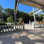 Vandrarhem Garden Albania Golem (Tirana)